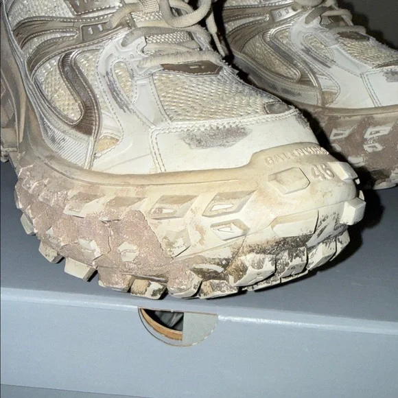Balenciaga DESTROYED defender sz 46 - Picture 4 of 16